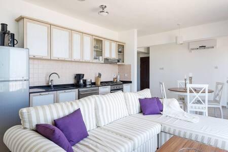 Joya Cyprus Mermaid Penthouse Apartment Agios Amvrosios  Eksteriør billede